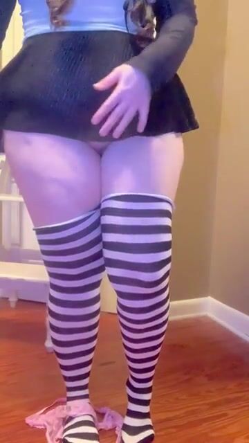 I want to be your favorite chubby brat❤️
