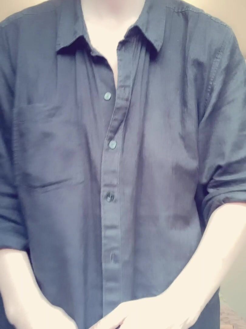 I hope big tits and shaved pussies are welcome here