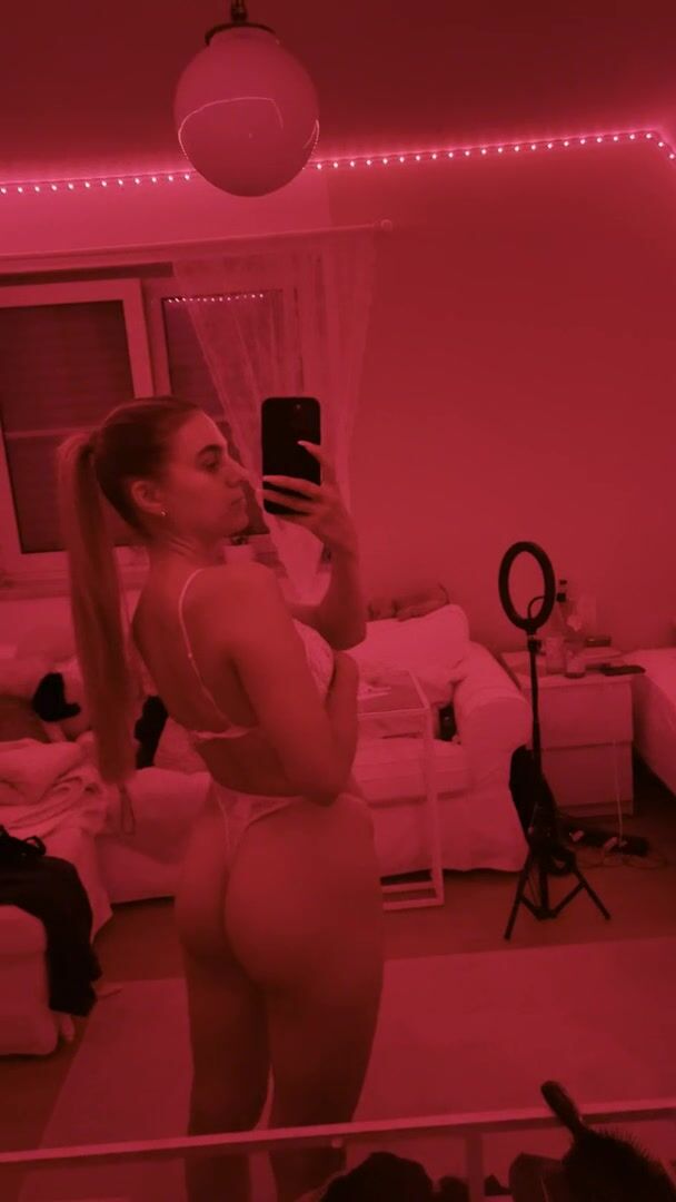 Do you like 19 year old ass?????